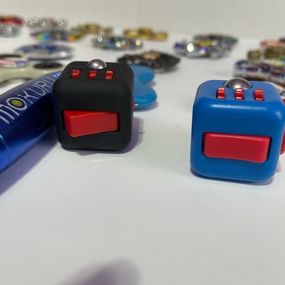Fidget Spinner & Fidget Toys Bundle - Picture 6 of 7